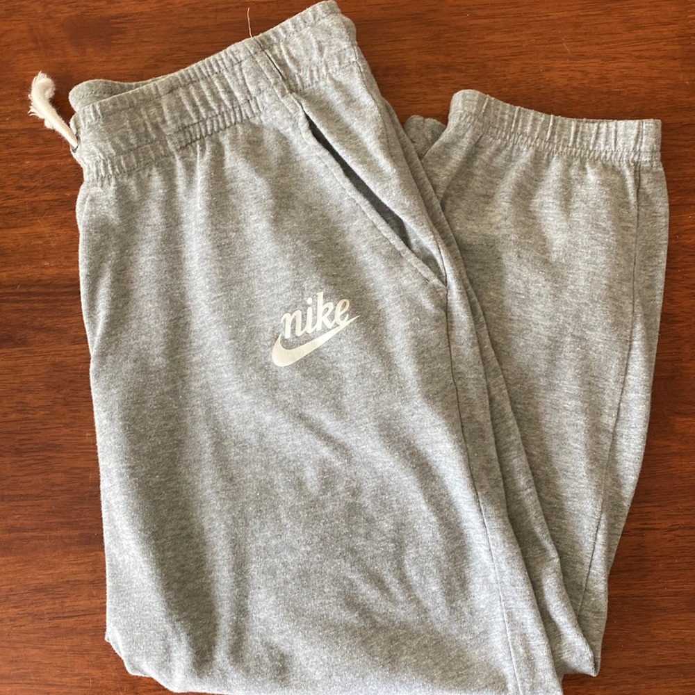 Women’s Nike Capri Joggers